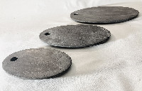 Mark Cloet, een driedelig werk: “Plank'' - 2013 cire perdue - brons met zilver, zilvernitraat patina - 2x26x41 cm - 1,7 x21x34 cm - 11,5x16x26 cm.
PHŒBUS•Rotterdam