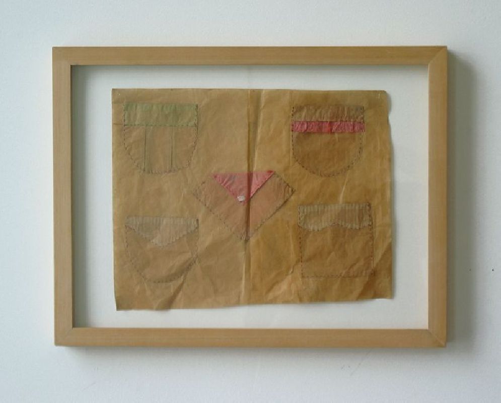 Kostana Banovic, collage en borduurwerk op patroonpapier, 28 x 34 cm.
PHŒBUS•Rotterdam