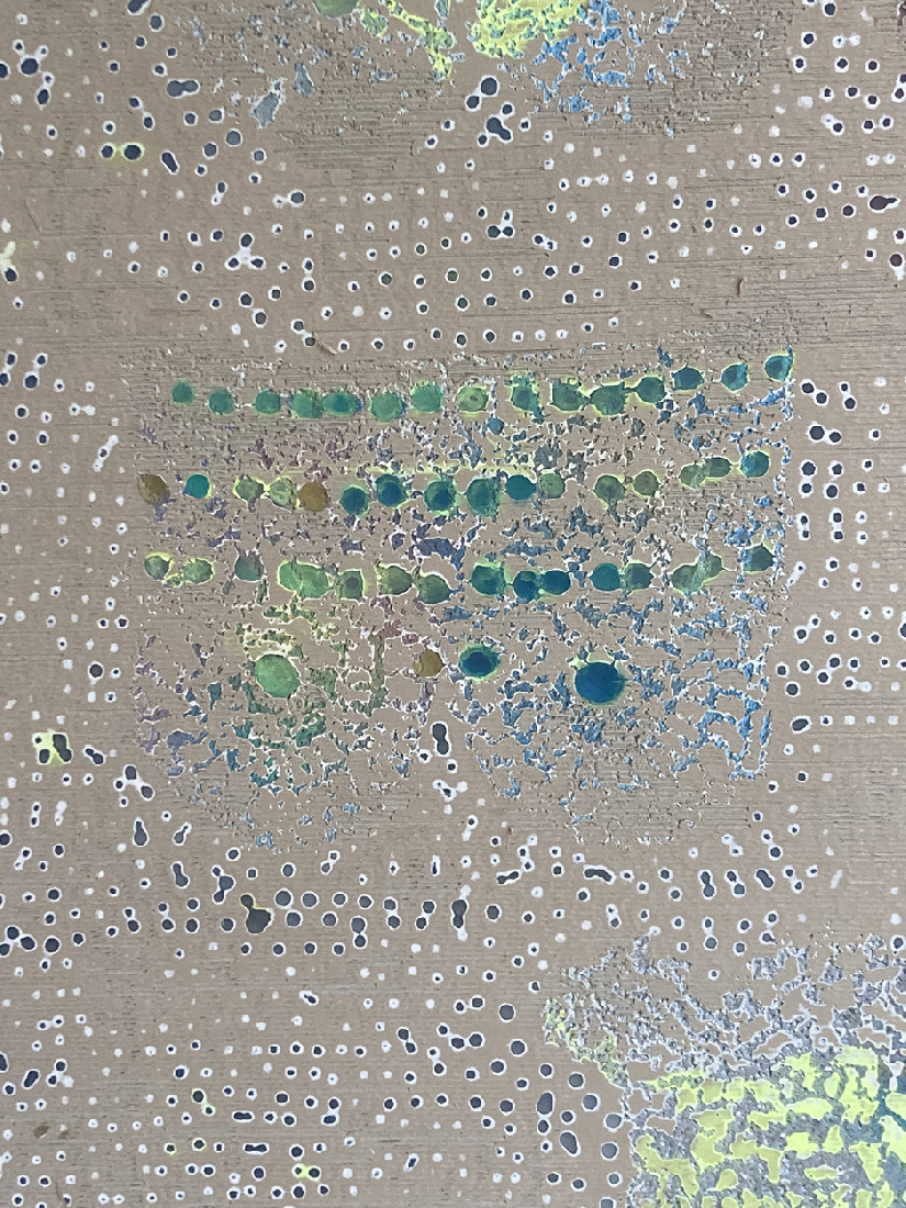 Dominique De Beir, ''Planche dentelle'', 2021 [fluo],

carton, peinture acrylique, encre, 'impacts' [hamerslagen, bioptie e.a. perforaties],

gebaseerd op foto's van kantmodellen die op school voor onderricht worden gebruikt

(uniek werk), 1.60 x 1.20 m. detail.
PHŒBUS•Rotterdam