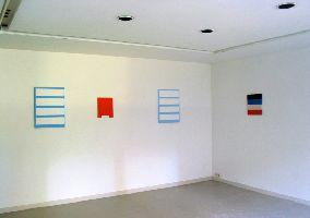 Tineke Bouma, z.t. 2004, latex en acryl op linnen, elk 60 x 45 cm. [wit, blauwe kartels]; z.t. 2005, latex en acryl op linnen, 32 x 26.5 cm. [rood,opening]; z.t. 2005, acryl op linnen,

35 x 30 cm.
PHŒBUS•Rotterdam