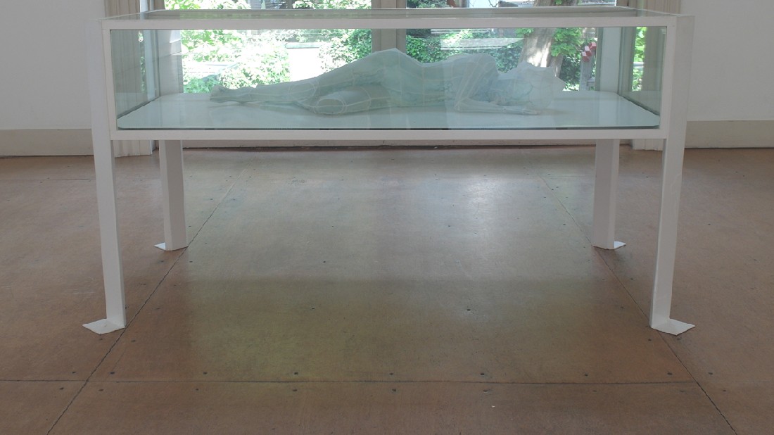 Esther Bruggink, 'Rusalka', 2006, polyesterfilm, borduurzijde, glas, metaal,

h 0.70 x 1.40 x 0.80 m.
PHŒBUS•Rotterdam