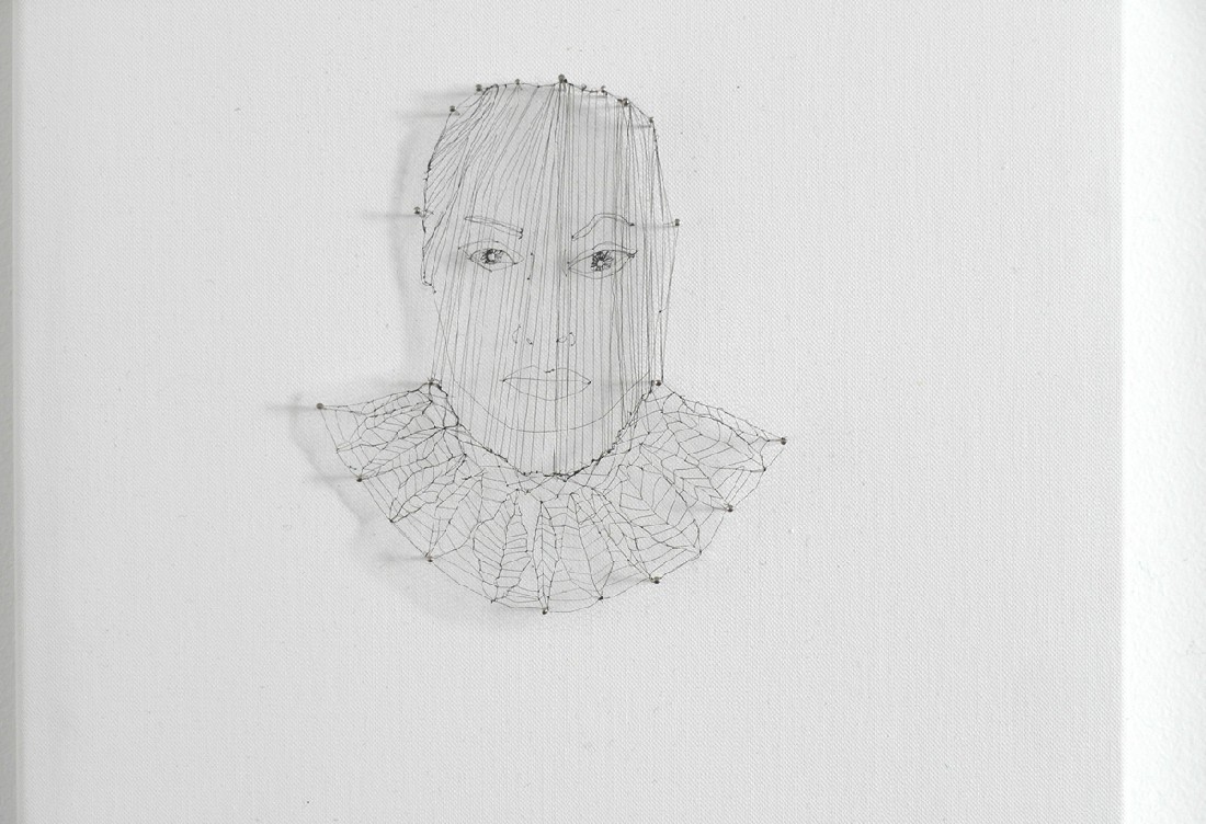 Esther Bruggink, ‘Maria Magdalena’, 2009, werk op spieraam, geborduurd met haar, spelden, 30 x 25 cm.
PHŒBUS•Rotterdam