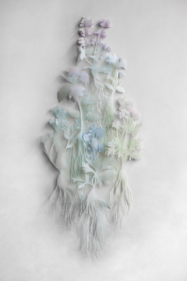 Esther Bruggink, 'Millefleurs' 2022, kleurpotlood en wit potlood op polyesterfilm,

uitgeknipt en in lagen vastgezet met steekjes borduurzijde en transparante kralen,

165 x 72 x 9 cm.
PHŒBUS•Rotterdam