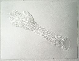 Amparo Sard, ''Handschoen'', 2004 perforaties op papier, 30 x 40 cm.
PHŒBUS•Rotterdam