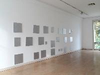 Jan Smejkal, 2019, overzicht installatie in galerieruimte beletage,

werken in zilver-acrylverf, paneel/doek.
PHŒBUS•Rotterdam