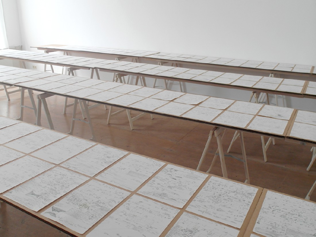 Hans Stevens, '365 DagA4-tjes', 2010, in potlood op papier, galerieruimte beletage,
t.g.v. POETRY International 2017
PHŒBUS•Rotterdam Hans Stevens, '365 DagA4-tjes', 2010, in potlood op papier, galerieruimte beletage,
t.g.v. POETRY International 2017
PHŒBUS•Rotterdam