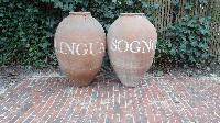 Simon Benson, Sogno en Lingua, twee antieke Turkse urnen, uit een reeks van elf werken - beschilderd door Simon Benson. Unica.
PHŒBUS•Rotterdam